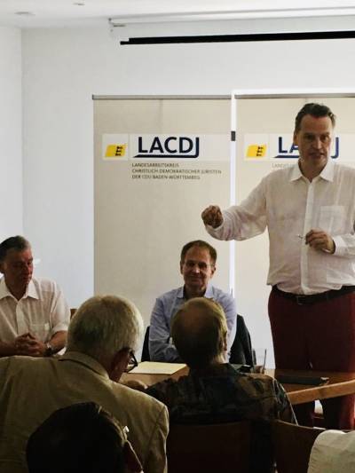 PSts und BACDJ-Vorsitzender Prof. Dr. Günter Kriegs (re.)