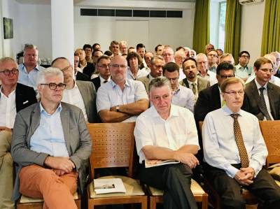 1. Reihe Mitte: Dr. Alexander Ganter, re.: Justizminister des Landes NRW Peter Biesenbach MdL